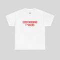Schwarzes T-Shirt mit dem Aufdruck „GOOD MORNING F*CKERS“ von Printify, casual getragen, vorne sichtbar, bequemes Material.