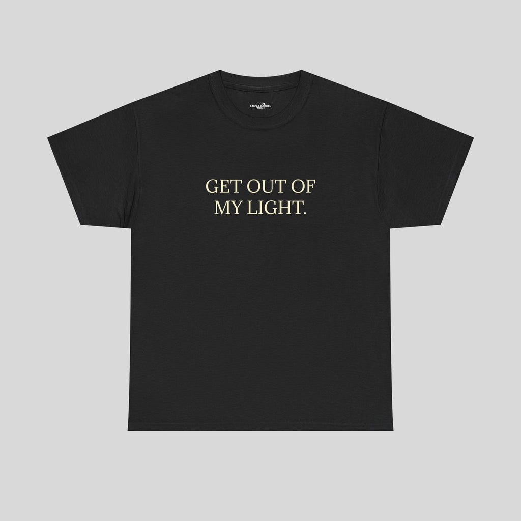 Weißes T-Shirt mit dem Druck "GET OUT OF MY LIGHT" von Printify, lässiger Schnitt und bequeme Passform, Frontansicht