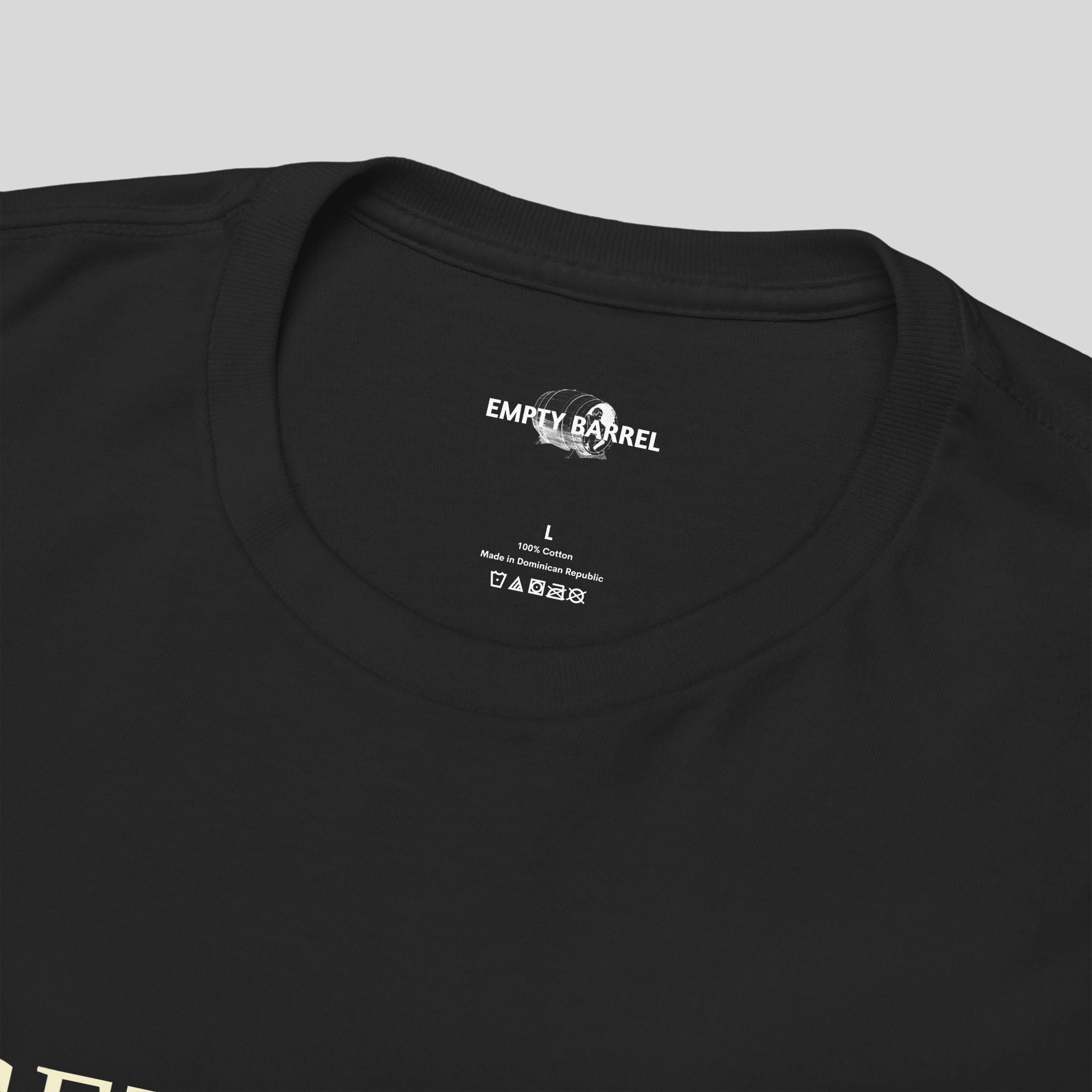 Graues T-Shirt mit dem Aufdruck "GET OUT OF MY LIGHT" von Printify, Baumwollmaterial, vorderseitiges Design.